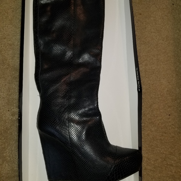 Boutique 9 Leather Knee Boots - Picture 3 of 11